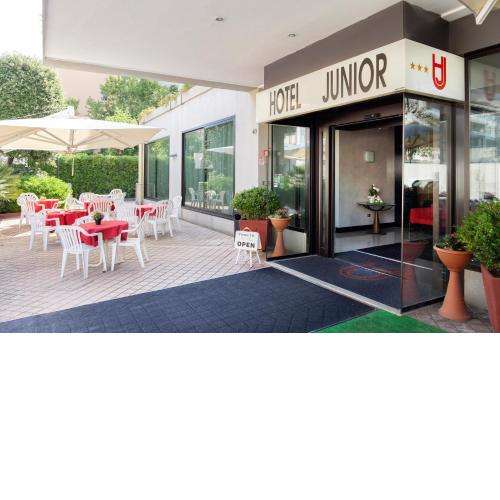 Hotel Junior