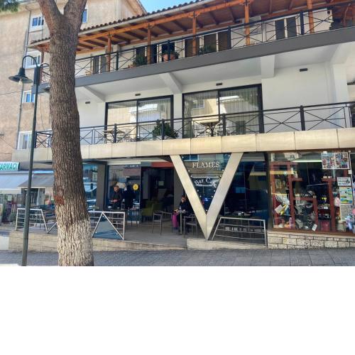 "HOTEL LILI"