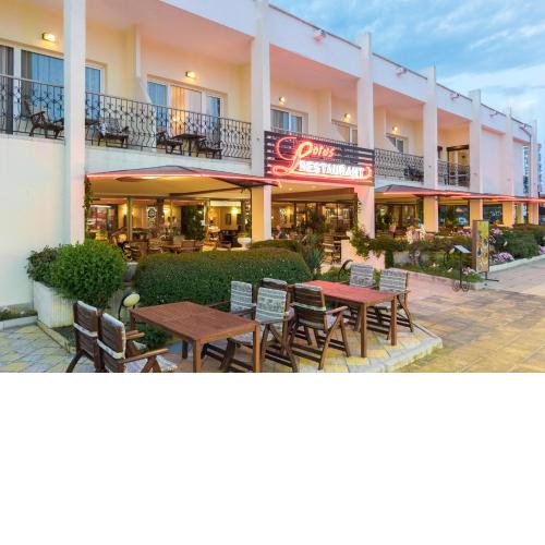 Hotel Lotus - Free Parking