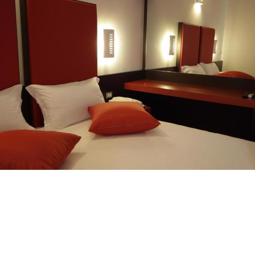 Hotel Paradise Airport