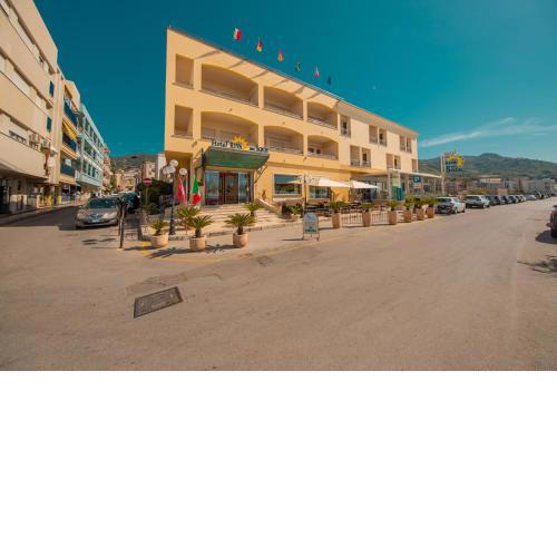 Hotel Riva Del Sole