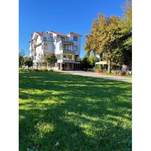 Hotel Tirona