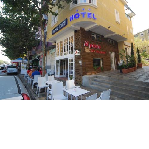 Hotel Town House