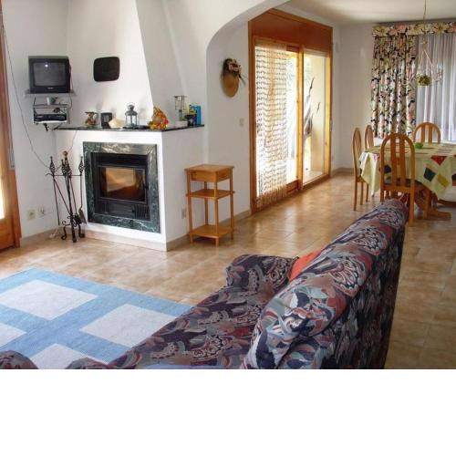 House - 2 Bedrooms with Pool and Sea views young people group not allowed - 07107