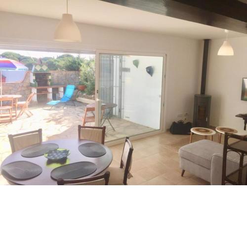 House - 2 Bedrooms with Pool and WiFi young people group not allowed - 08136