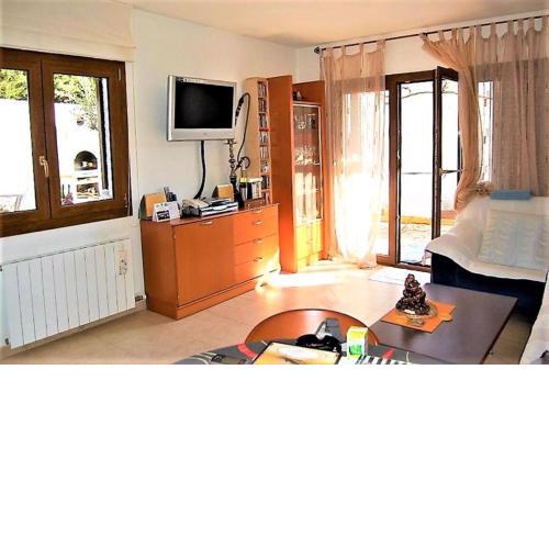 House - 3 Bedrooms with Pool and WiFi young people group not allowed - 07740