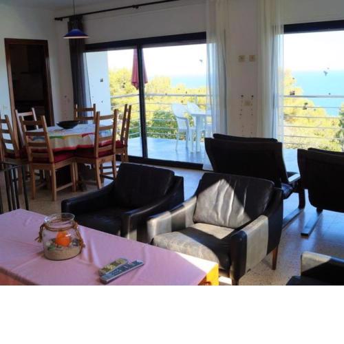 House - 4 Bedrooms with Pool and Sea views young people group not allowed - 07063