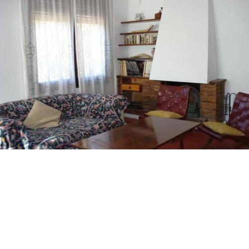 House - 4 Bedrooms young people group not allowed - 04750