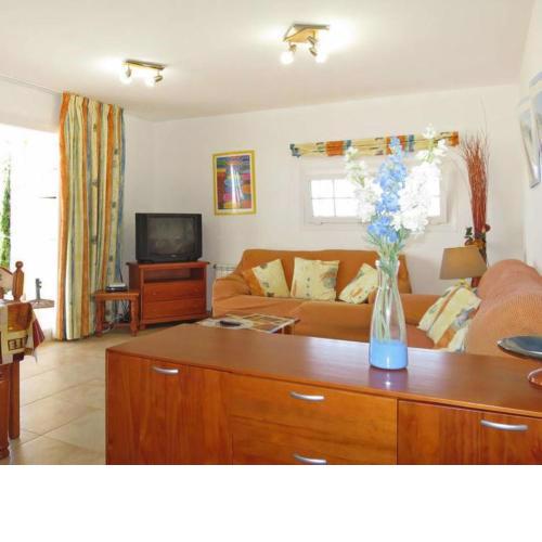 House - 5 Bedrooms with Pool and Sea views young people group not allowed - 07068