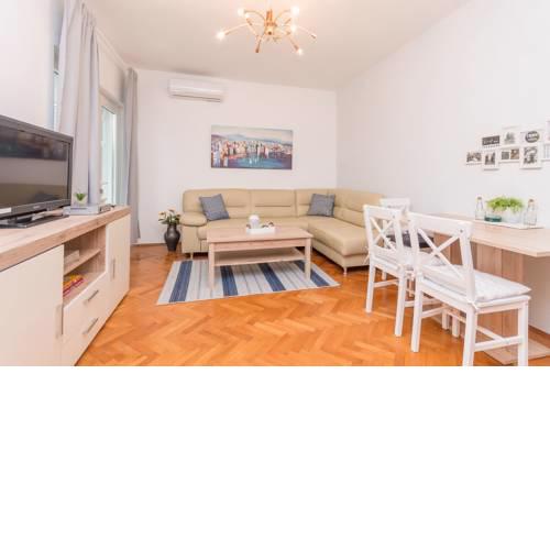 House Bivalvia