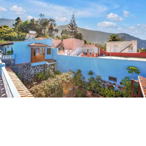 House Of Roses In Los Realejos