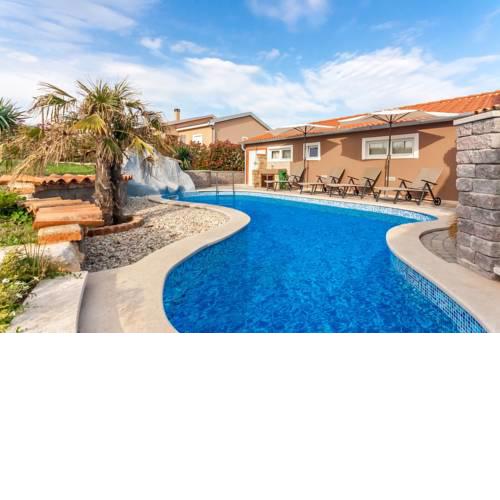 House Tomas with Pool near Pula
