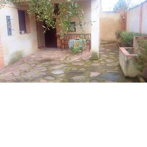 House with 2 bedrooms in Bernuy with furnished garden
