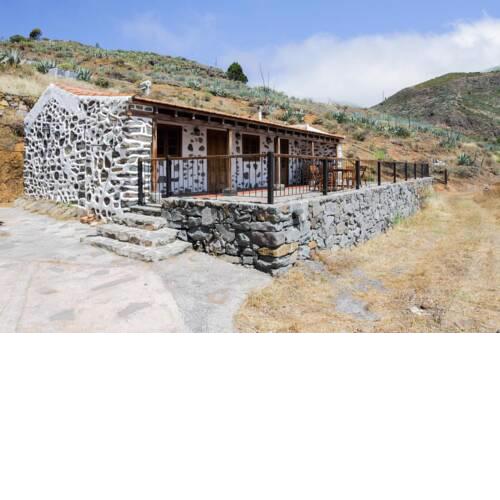 House with 2 bedrooms in La Gomera with wonderful mountain view enclosed garden and WiFi 5 km from the beach