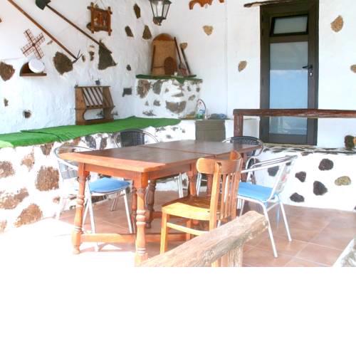 House with 2 bedrooms in Mancha Blanca with wonderful mountain view furnished terrace and WiFi 5 km from the beach