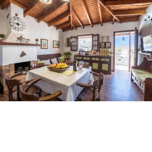 House with 2 bedrooms in Tamaimo with wonderful mountain view enclosed garden and WiFi