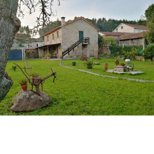 House with 3 bedrooms in A Sobreira 14 km from the beach