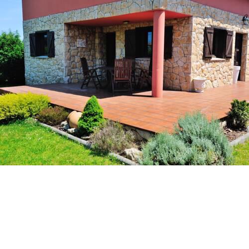 House with 3 bedrooms in Albuerne with enclosed garden 6 km from the beach