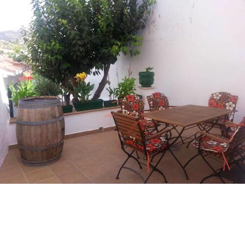 House with 3 bedrooms in Arriate with wonderful mountain view enclosed garden and WiFi 50 km from the beach