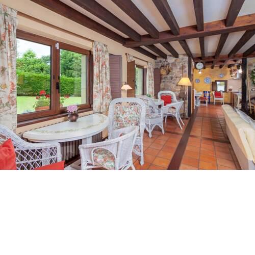 House with 3 bedrooms in Cantabria with wonderful lake view and enclosed garden 11 km from the beach