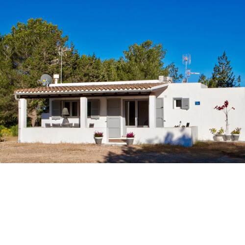 House with 3 bedrooms in Formentera with enclosed garden and WiFi 5 km from the beach