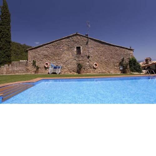 House with 3 bedrooms in Girona with shared pool and WiFi