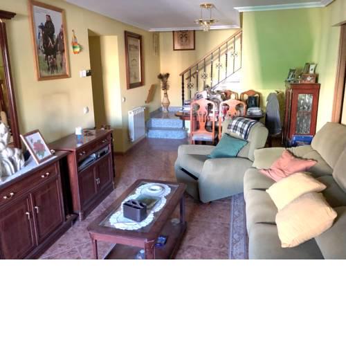 House with 3 bedrooms in Madrigal de las Altas Torres with furnished terrace