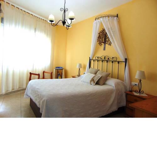 House with 3 bedrooms in Mingorria with furnished terrace