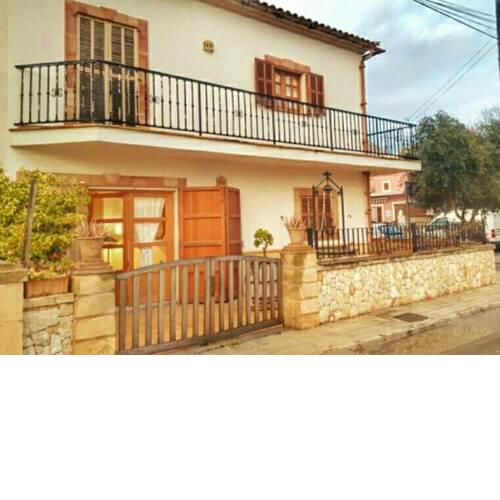 House with 3 bedrooms in S'IllotCala Morlanda with furnished terrace and WiFi 600 m from the beach