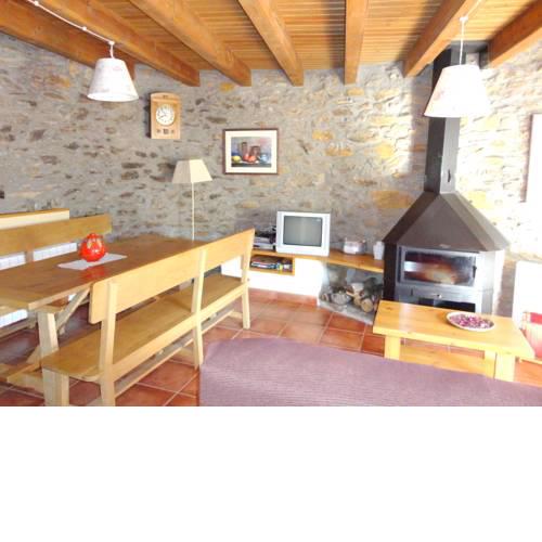 House with 3 bedrooms in Turbias with wonderful mountain view furnished garden and WiFi