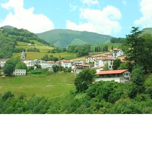 House with 4 bedrooms in Valcarlos with wonderful mountain view enclosed garden and WiFi