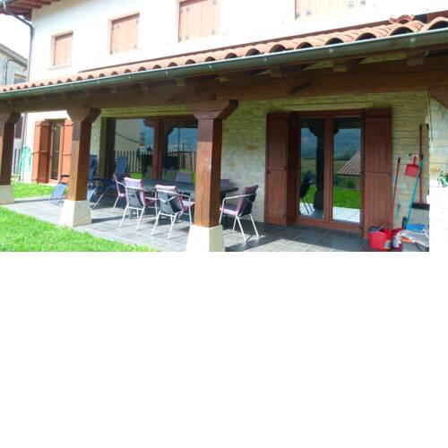 House with 5 bedrooms in Dorrao with wonderful mountain view enclosed garden and WiFi