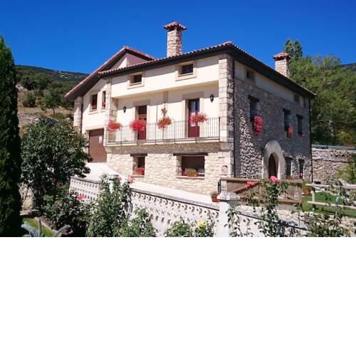 House with 5 bedrooms in Merindad de Valdivielso with wonderful mountain view enclosed garden and WiFi 50 km from the slopes