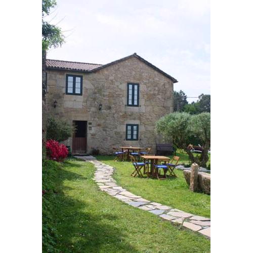 House with 5 bedrooms in Padron with wonderful mountain view enclosed garden and WiFi