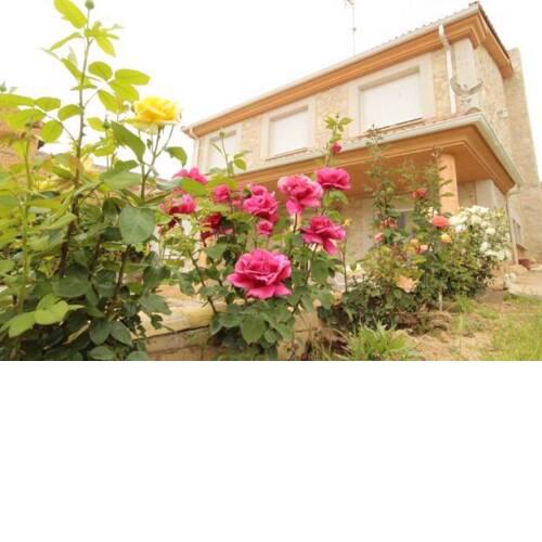 House with 5 bedrooms in Quemada with enclosed garden and WiFi