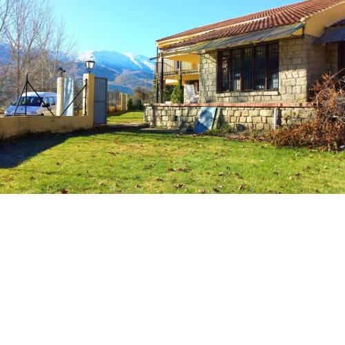 House with 6 bedrooms in Navaluenga with wonderful lake view and enclosed garden