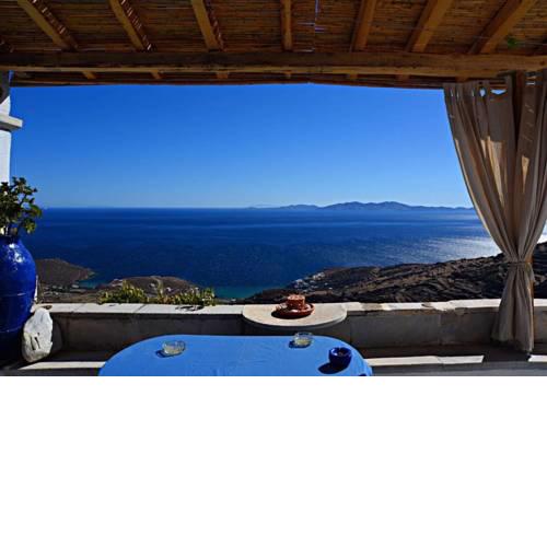 House with a garden in Kardiani village, Tinos