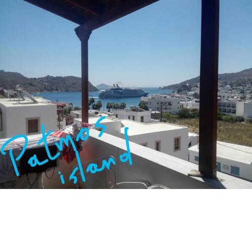 House with amazing view at the center of Skala