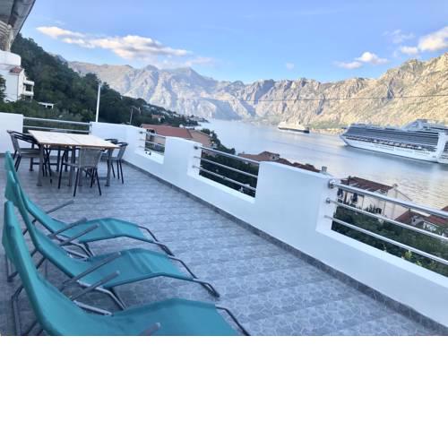 House with big terrace and beautiful sea view