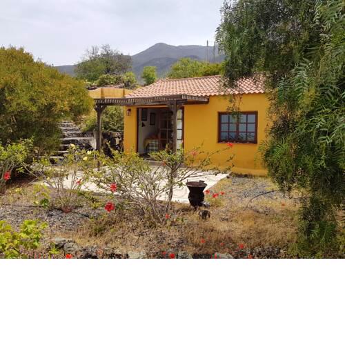 House with one bedroom in Los Llanos with wonderful mountain view furnished garden and WiFi 9 km from the beach