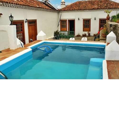 House with one bedroom in San Cristobal de La Laguna with shared pool and WiFi 10 km from the beach