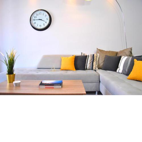 Houseloft Commercial Central