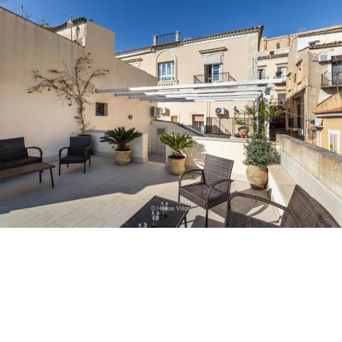 House&Villas - L'Escalier Suite