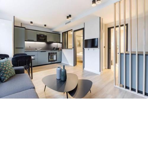 HSH Parmentier-Couronnes II Appartement Design 4P-1BR