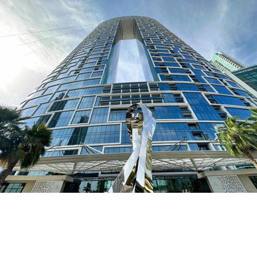 Huge 2BR with Breathtaking Sea & Ain Views