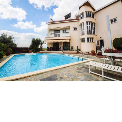 Huge Family Villa