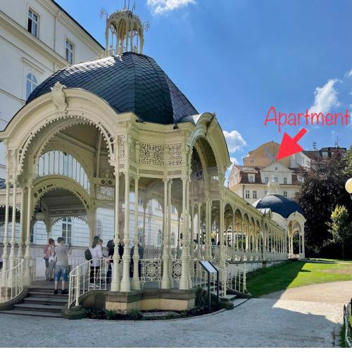 Huge two floor apartment on the Park Colonnade with free parking for one car, 160 sqm