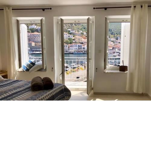 Hydra's View