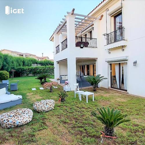 i get stand alone villa marassi vectoria