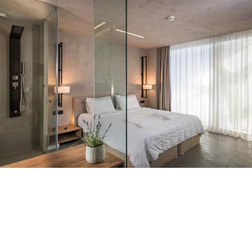 Icarus Hotel